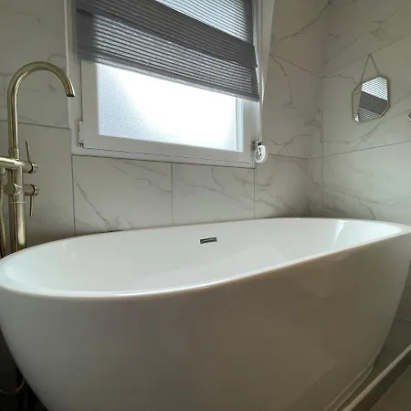 Apartmán Luxus Am Fremersberg - Zentral - Mit Sauna & Badewanne *